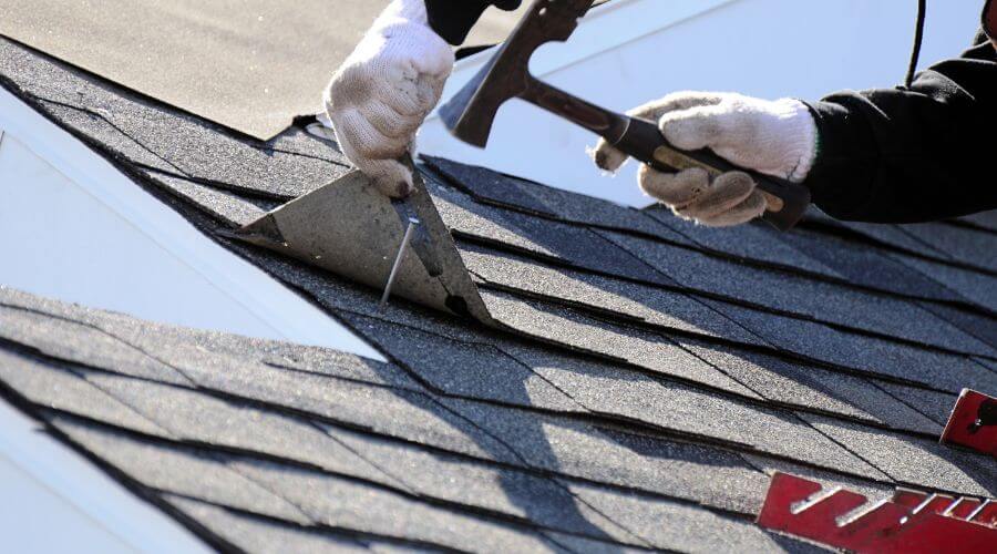 Professional gutter cleaning in Portland, OR
